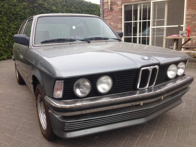 BMW E21 320i